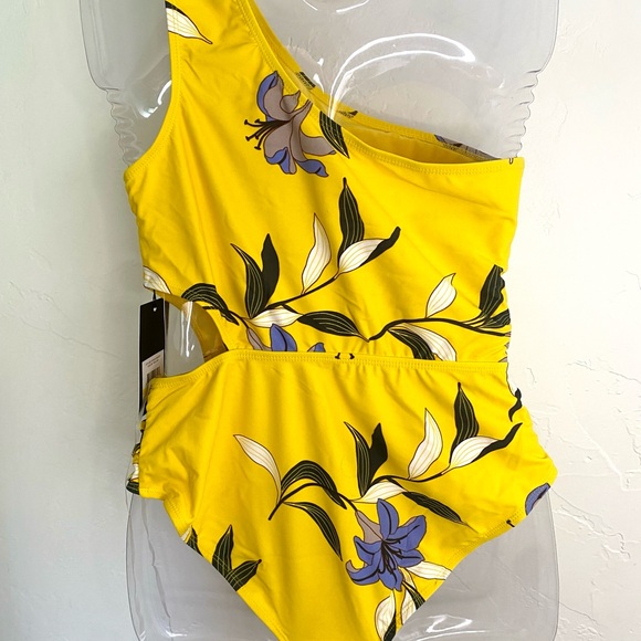 NWT Jones New York M Yellow One-Shouldered Swimsuit aside Cutout Floral Swim - Picture 2 of 9